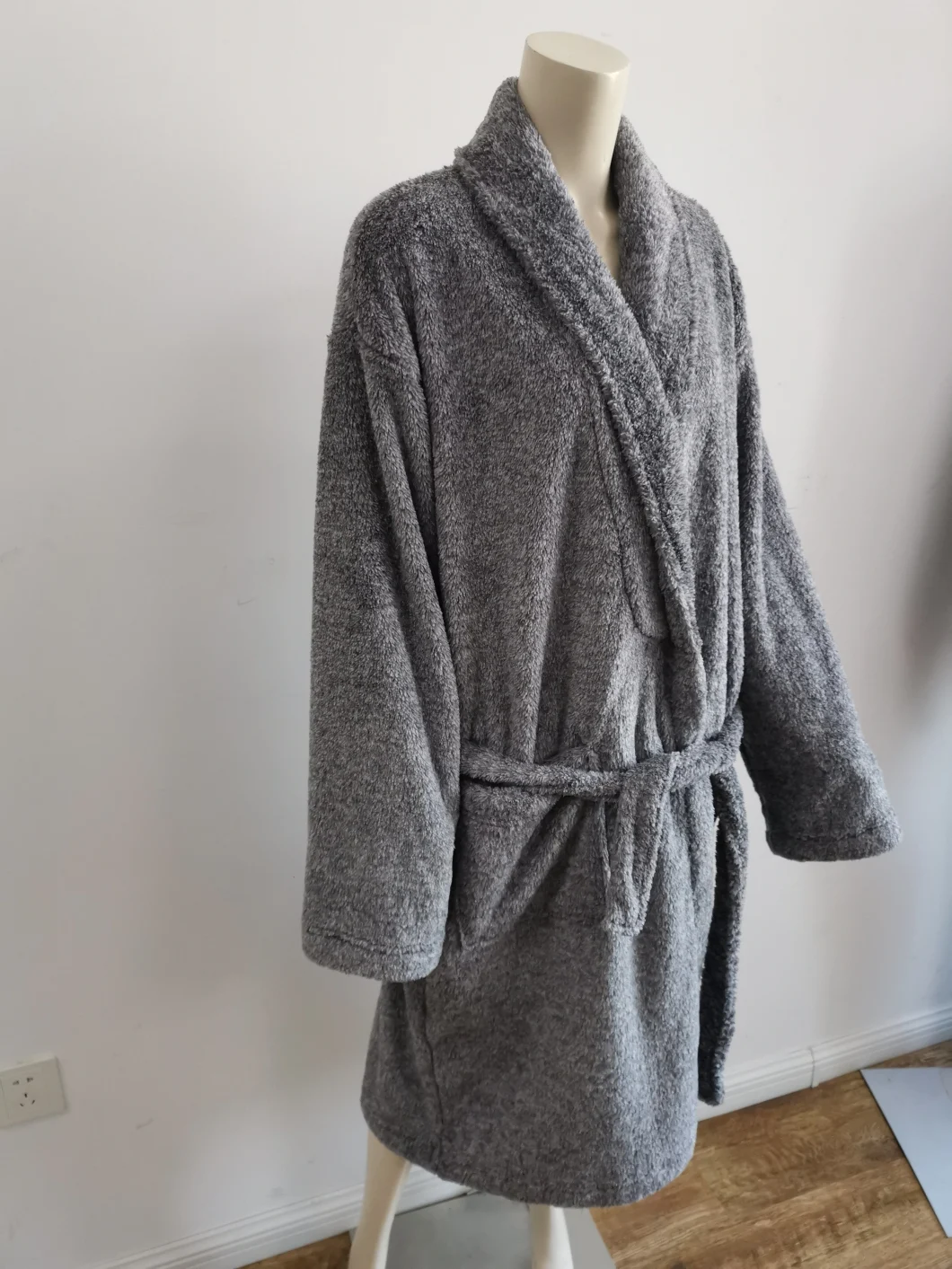 100% Microfibre No Pilling No Shrink Plain Dye Flannel Fleece Coral Long Sleeve SPA Womens and Lady Towel Bathrobes